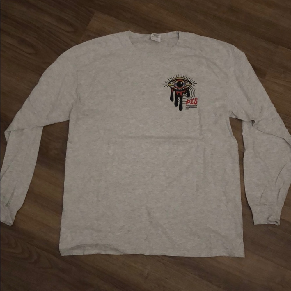 long sleeve t-shirt